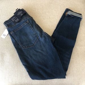 Gap high rise true skinny jeans. Size 27.
